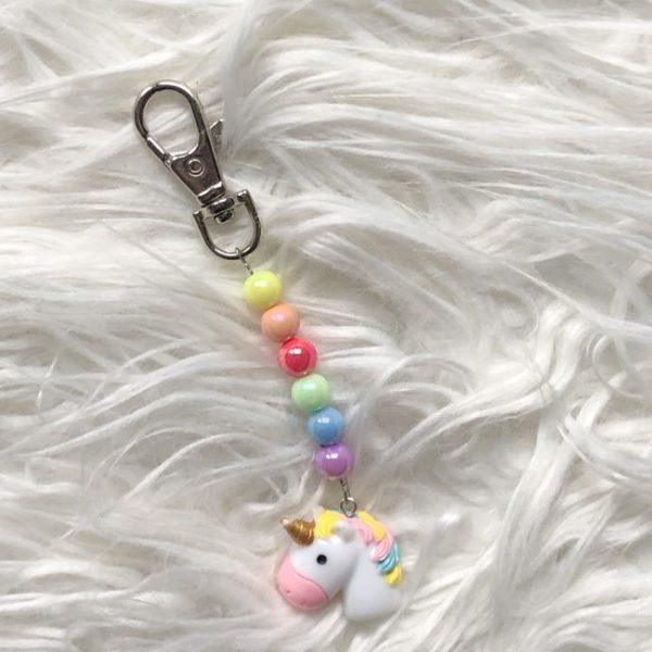 Sleutel-/tashanger met leuke regenboogkralen en unicorn hanger